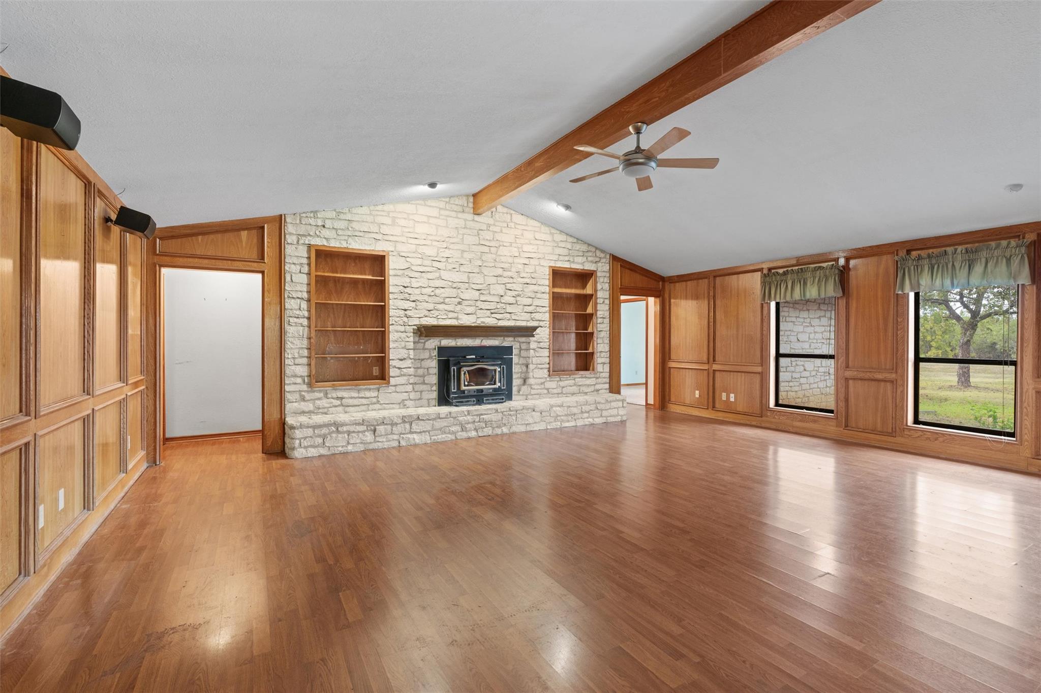 Image 9 of 27 For 400 County Road 440 Rds