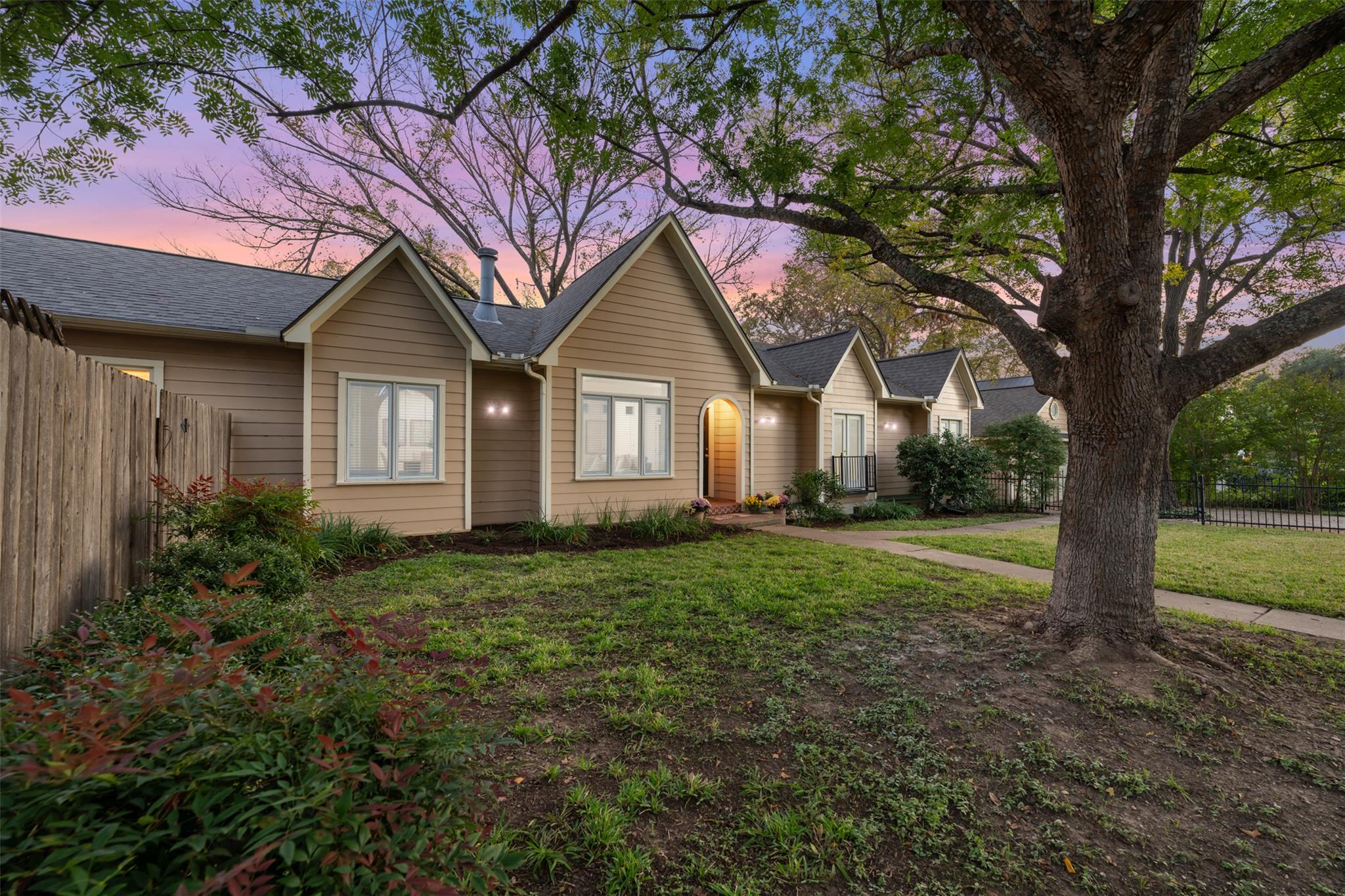 Image 31 of 38 For 4111 Burnet Rd W