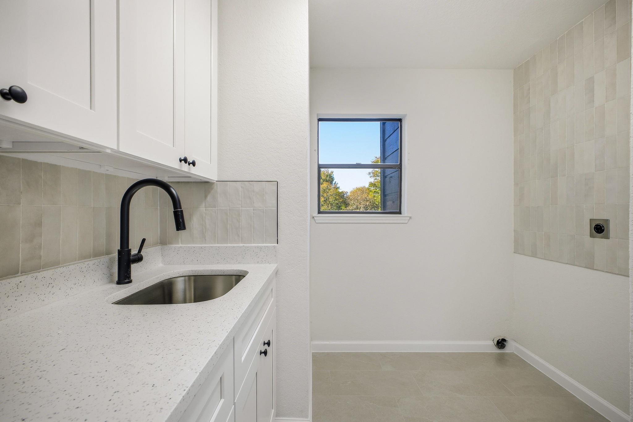 Image 14 of 32 For 6302 Cypress Crk