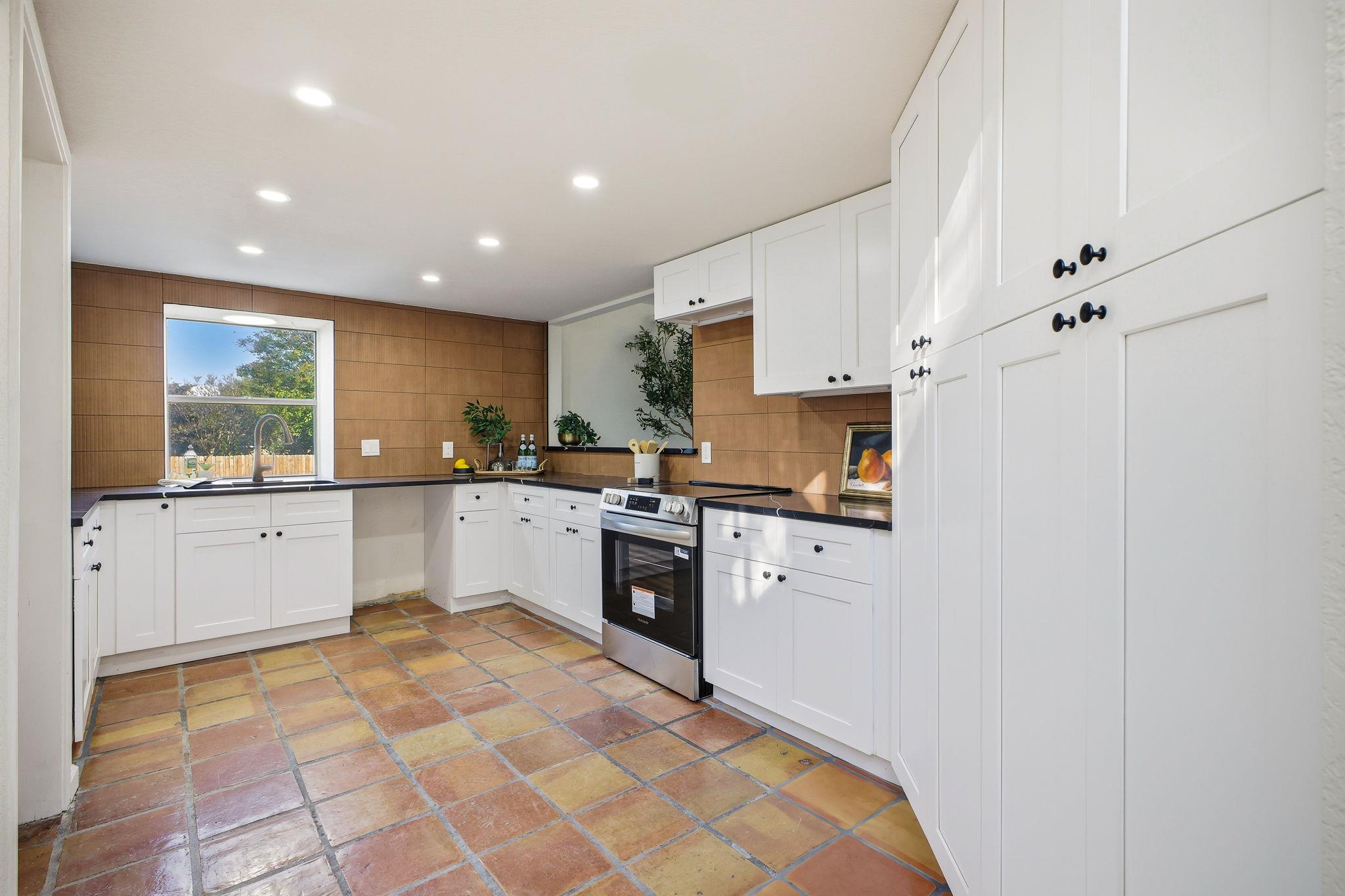 Image 6 of 32 For 6302 Cypress Crk