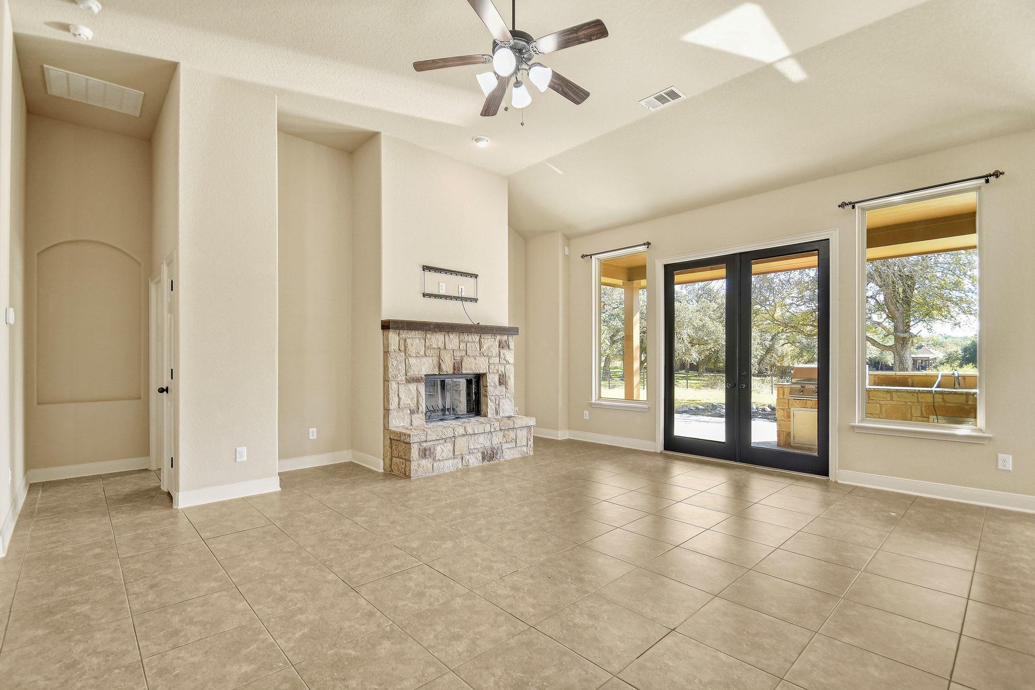 Image 3 of 26 For 136 Gruene Hvn