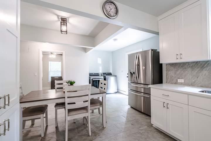 Image 3 of 15 For 1104 Perry Rd