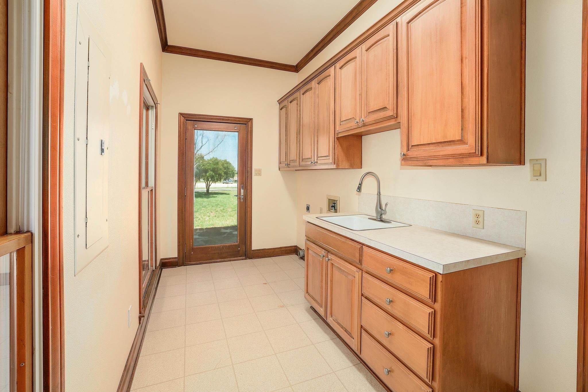 Image 27 of 40 For 3900 Shell Rd