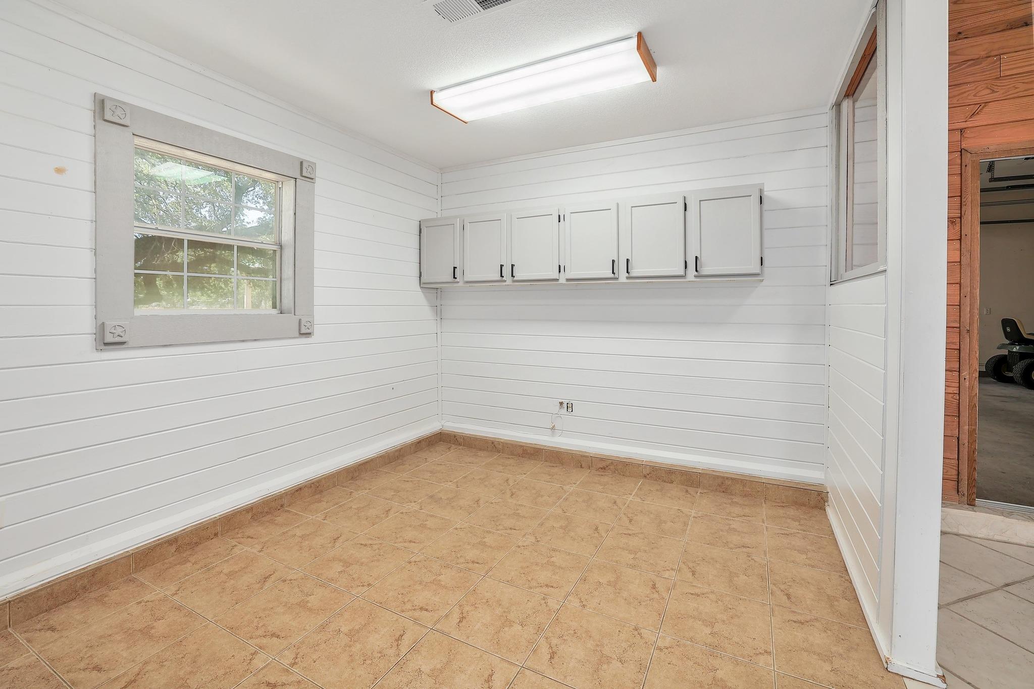 Image 35 of 40 For 3900 Shell Rd