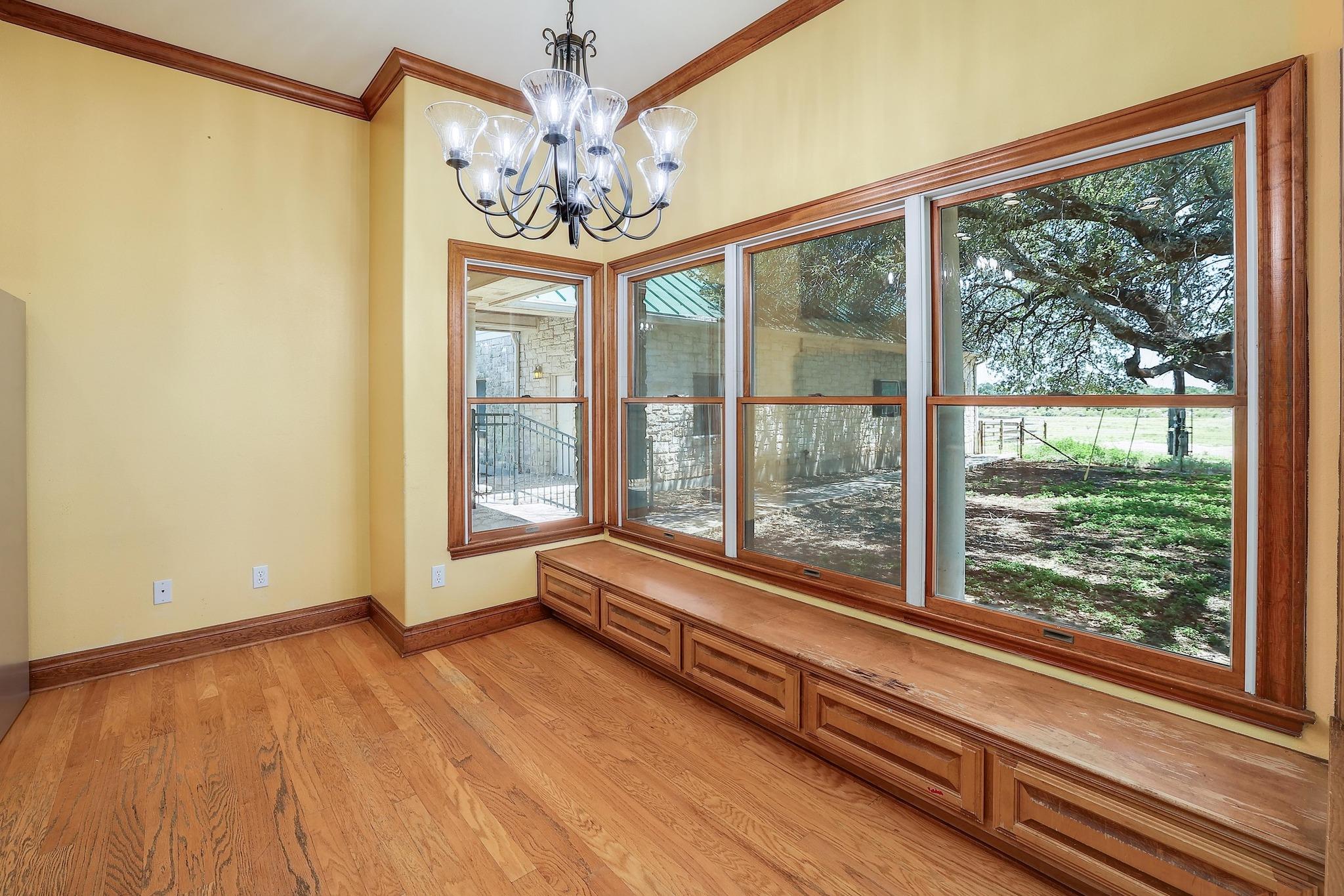 Image 9 of 40 For 3900 Shell Rd