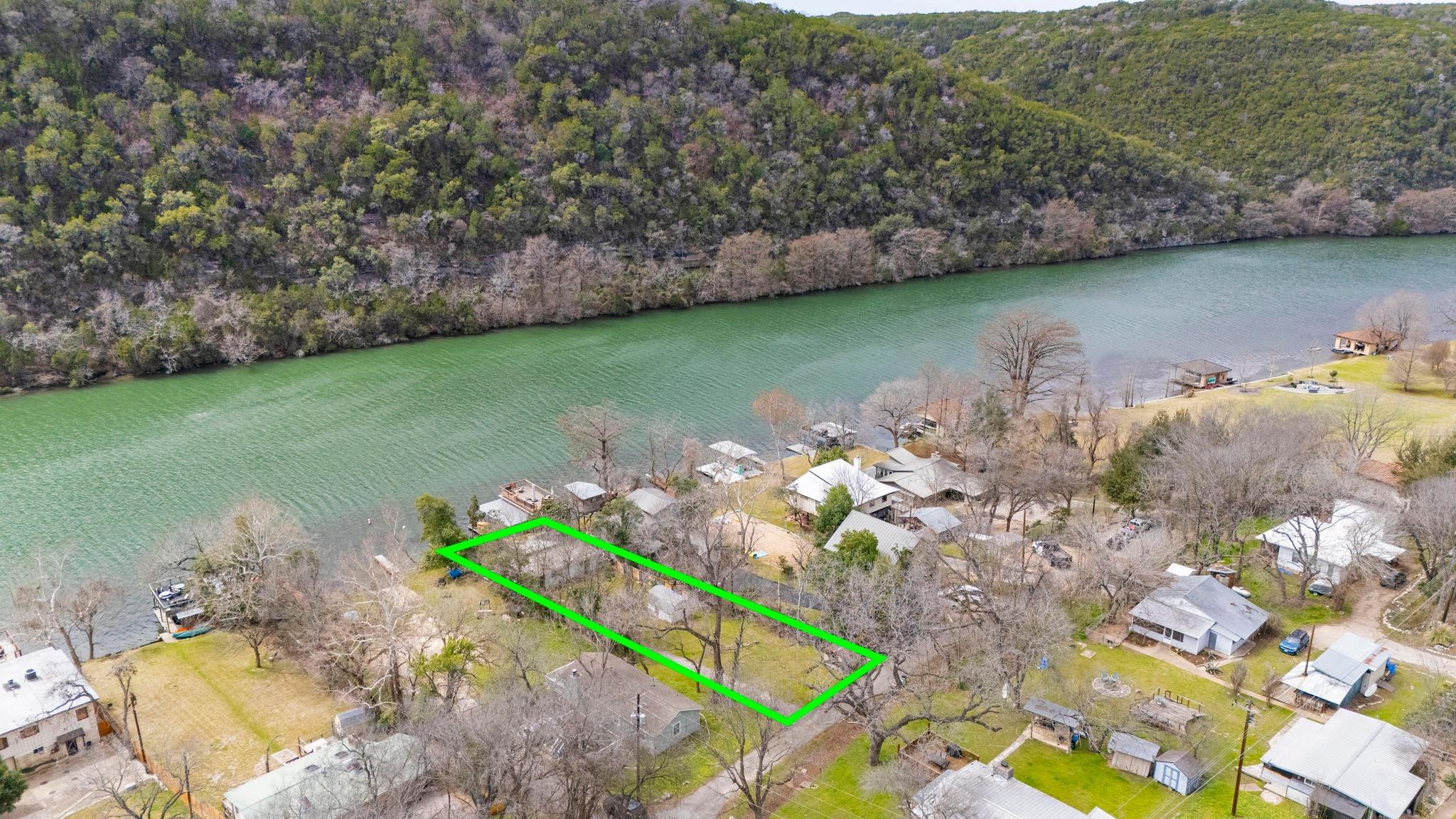 Image 15 of 26 For 13003 On The Lake Rd