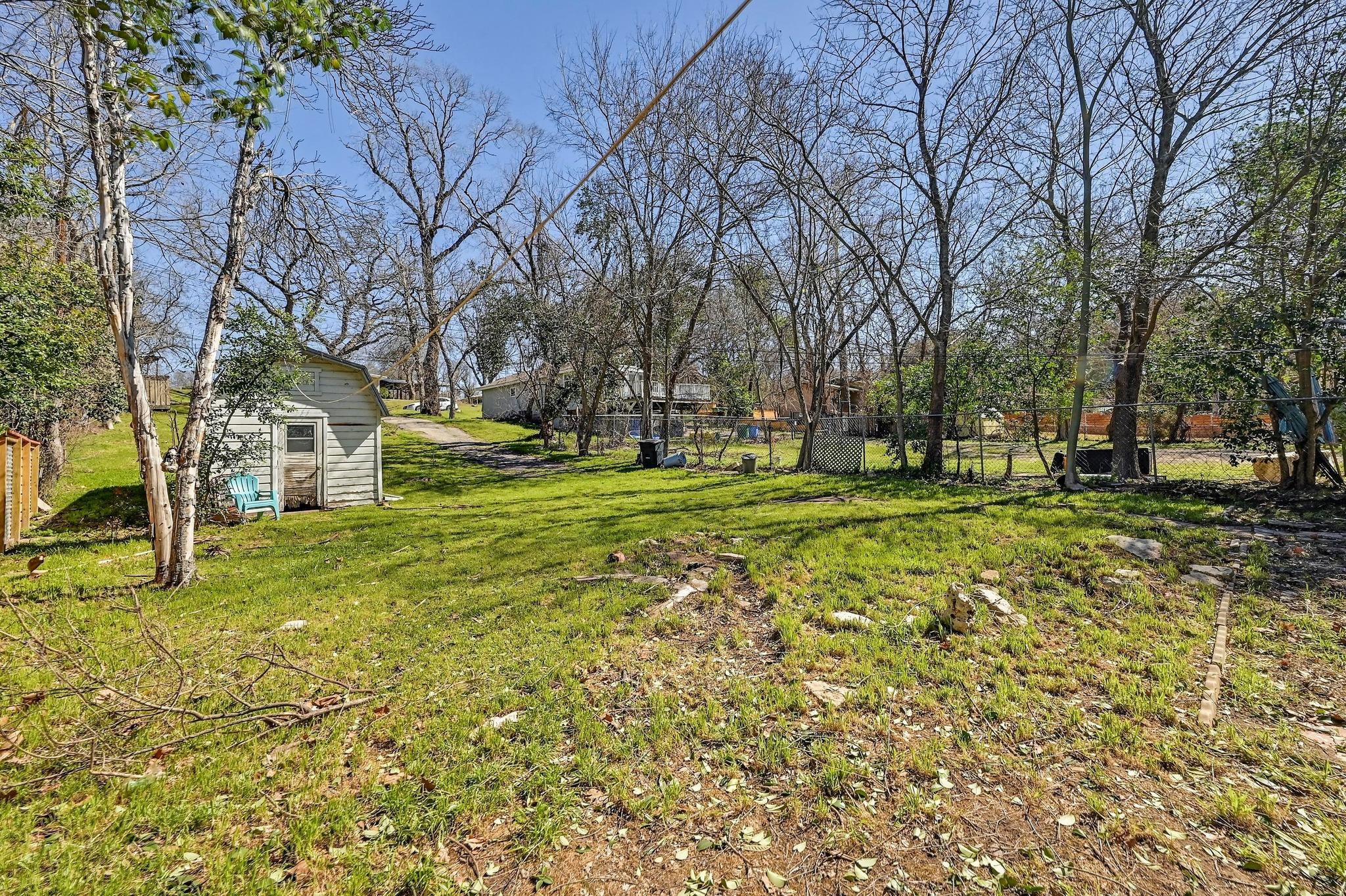 Image 19 of 26 For 13003 On The Lake Rd