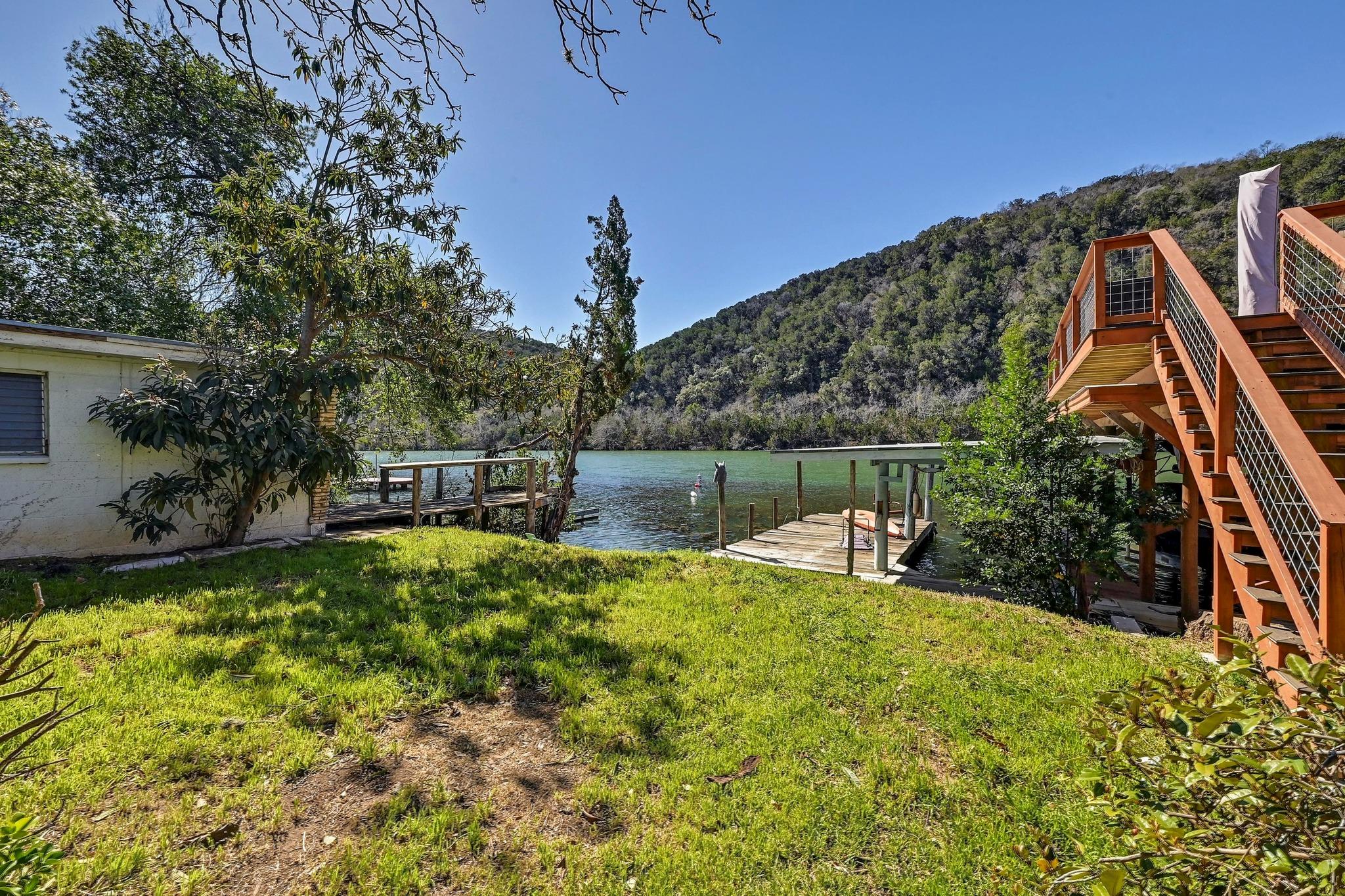 Image 20 of 26 For 13003 On The Lake Rd