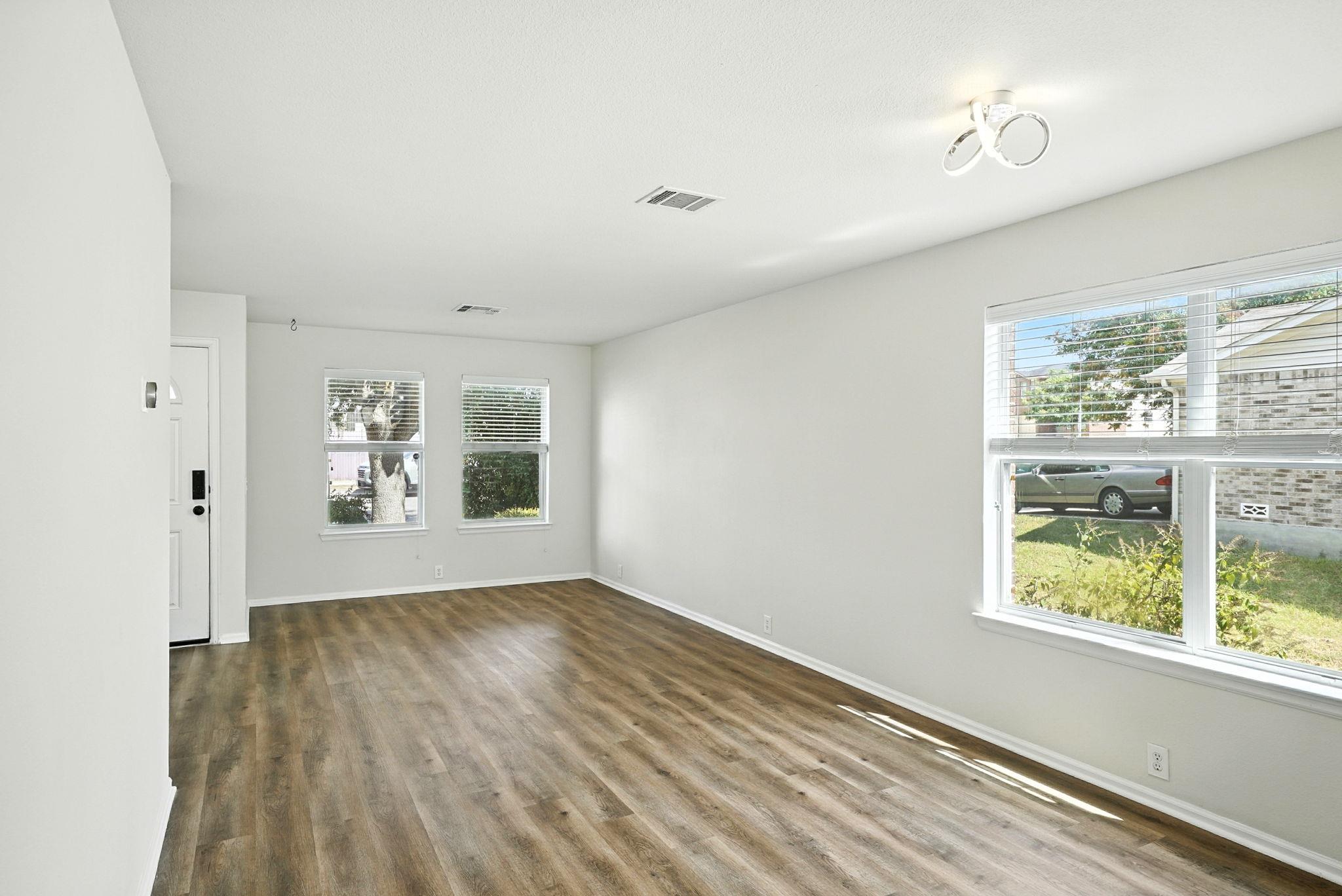 Image 11 of 40 For 9330 Hanover Cv