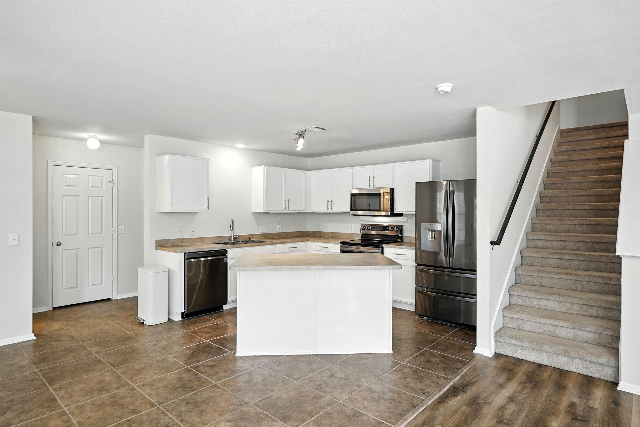 Image 19 of 40 For 9330 Hanover Cv