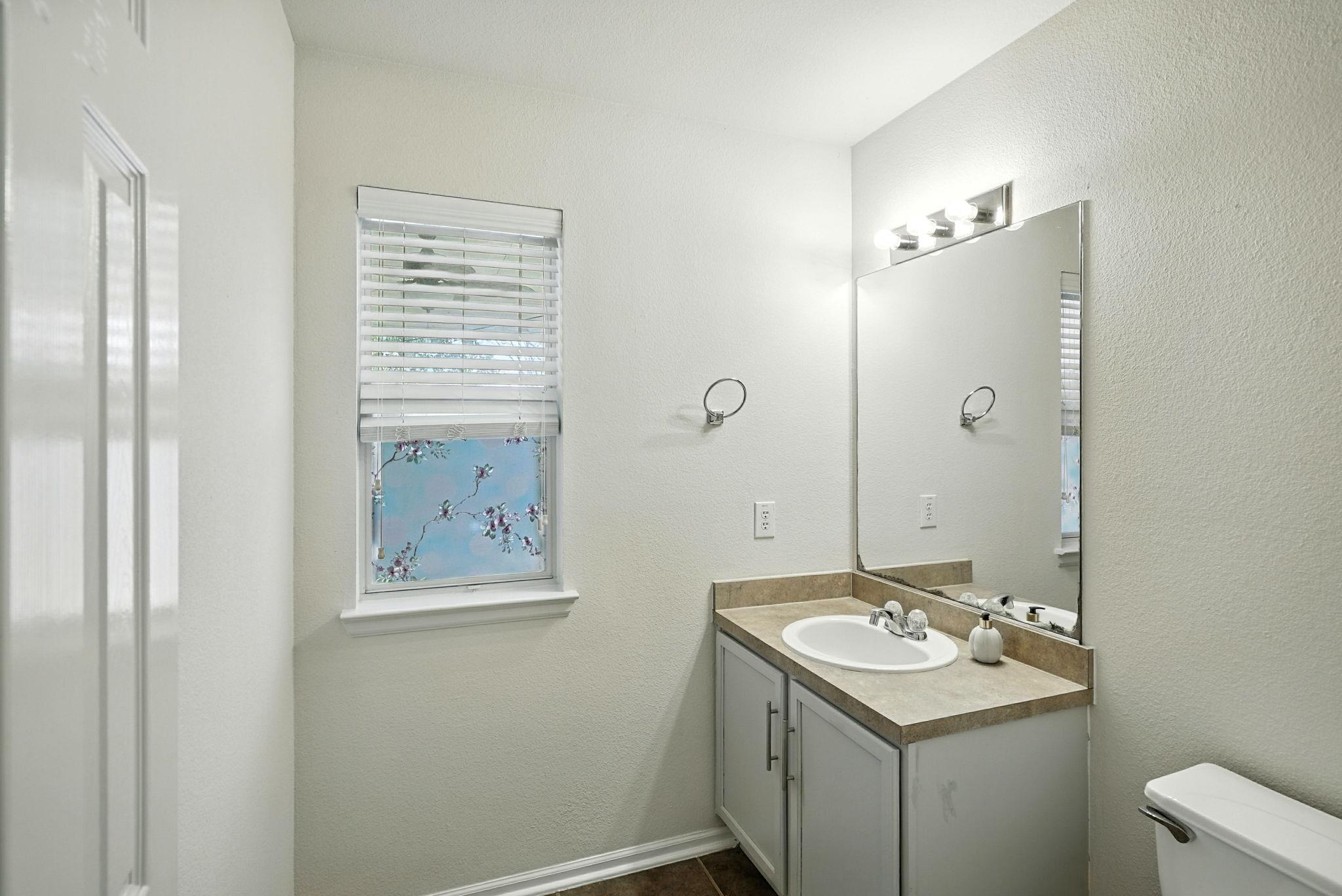 Image 34 of 40 For 9330 Hanover Cv