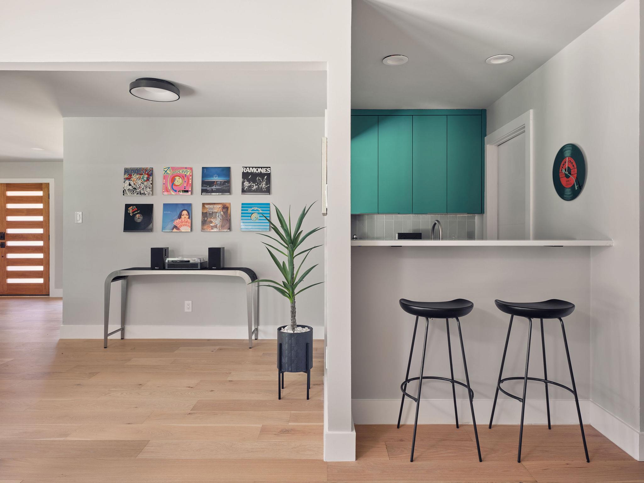 Image 12 of 36 For 8704 Balcones Club Dr