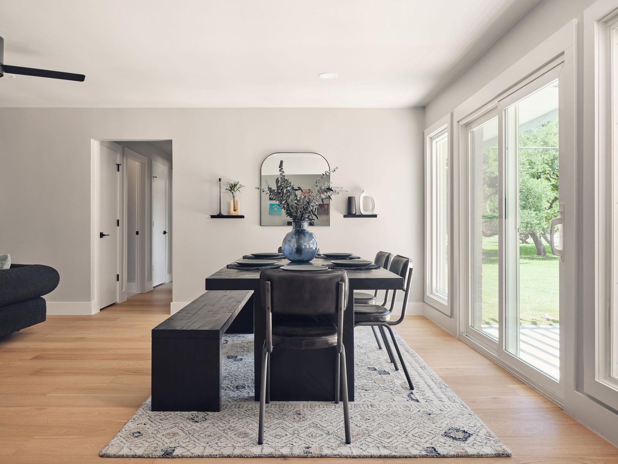 Image 15 of 36 For 8704 Balcones Club Dr