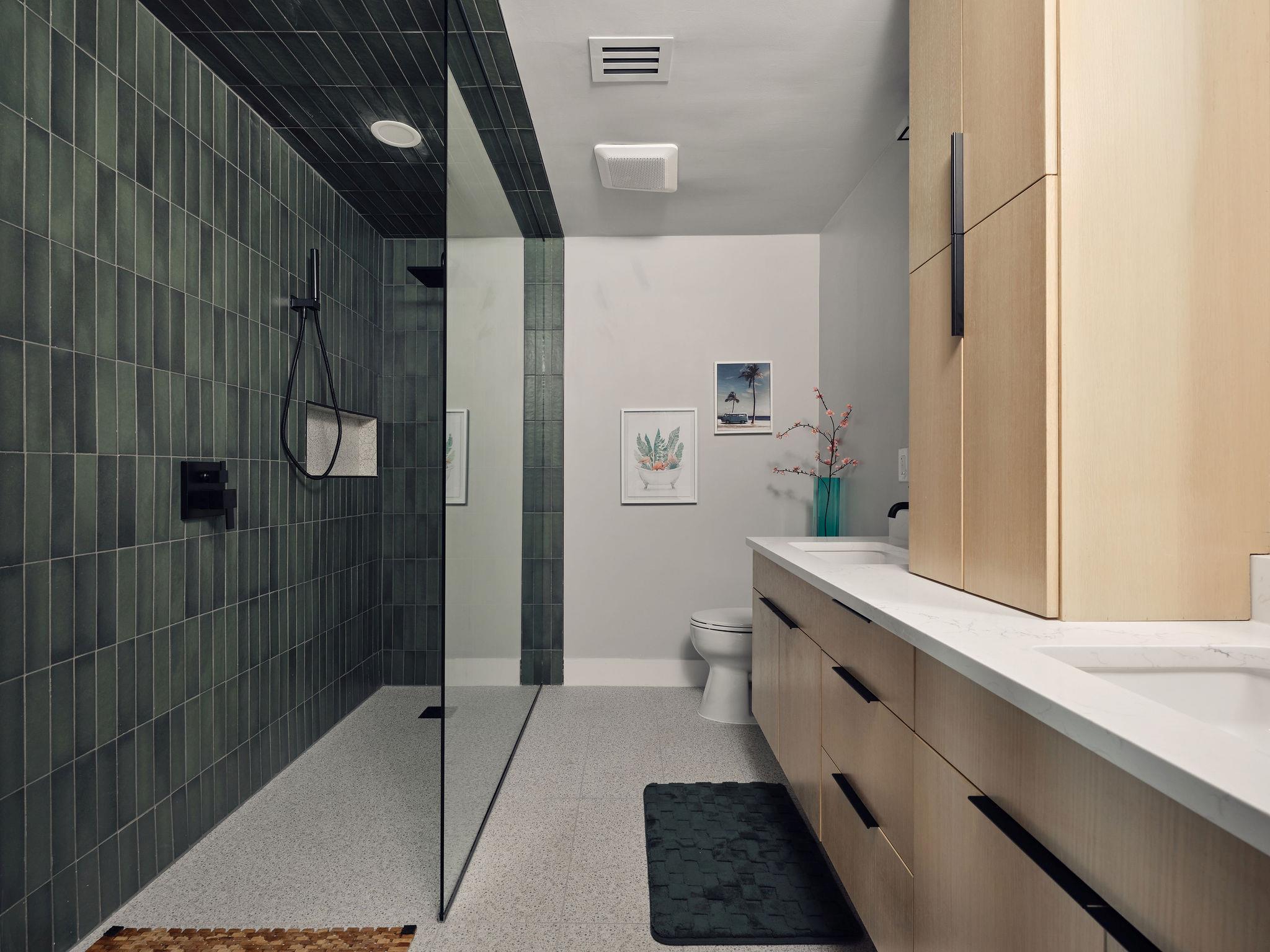 Image 21 of 36 For 8704 Balcones Club Dr