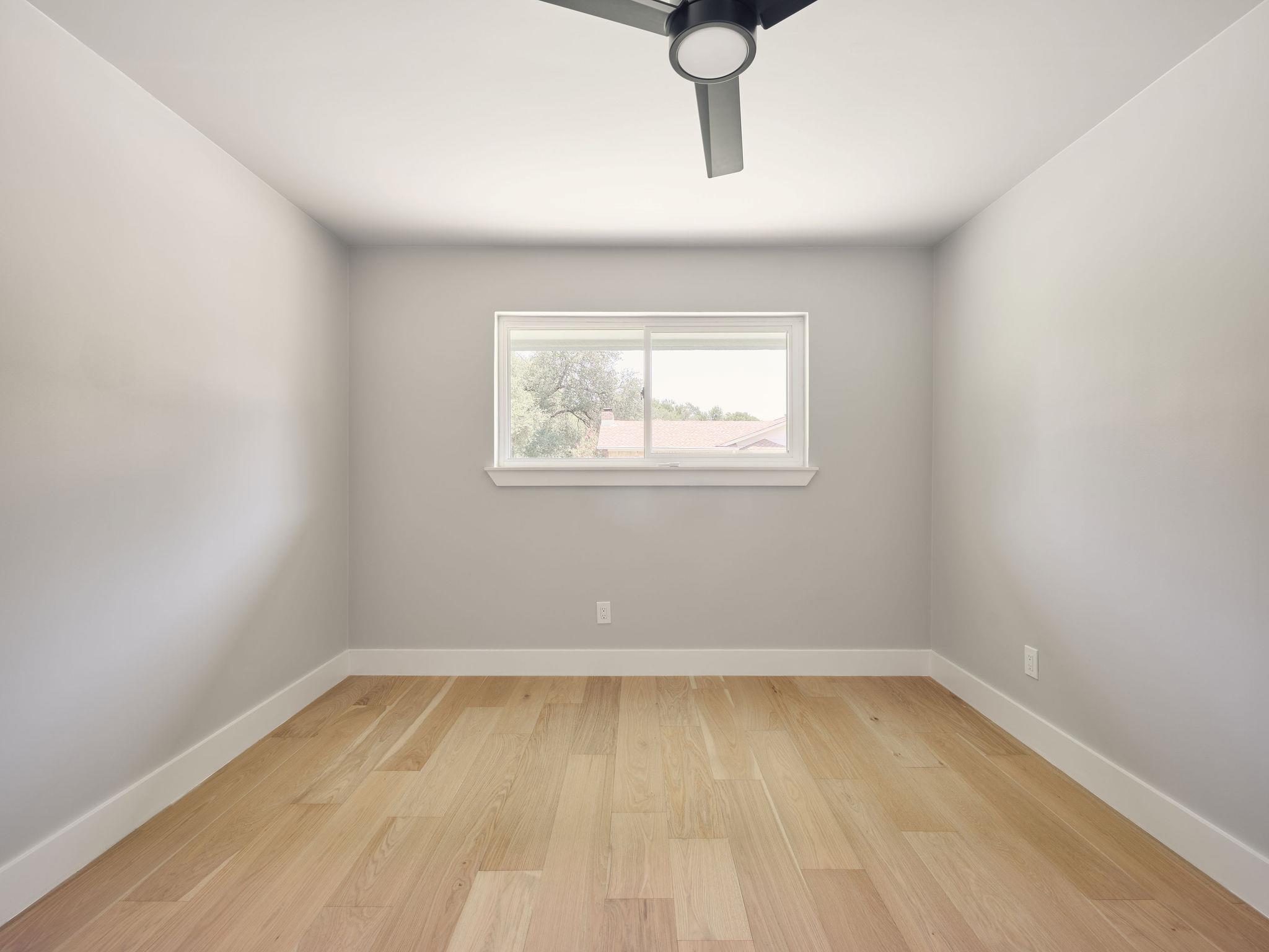 Image 27 of 36 For 8704 Balcones Club Dr