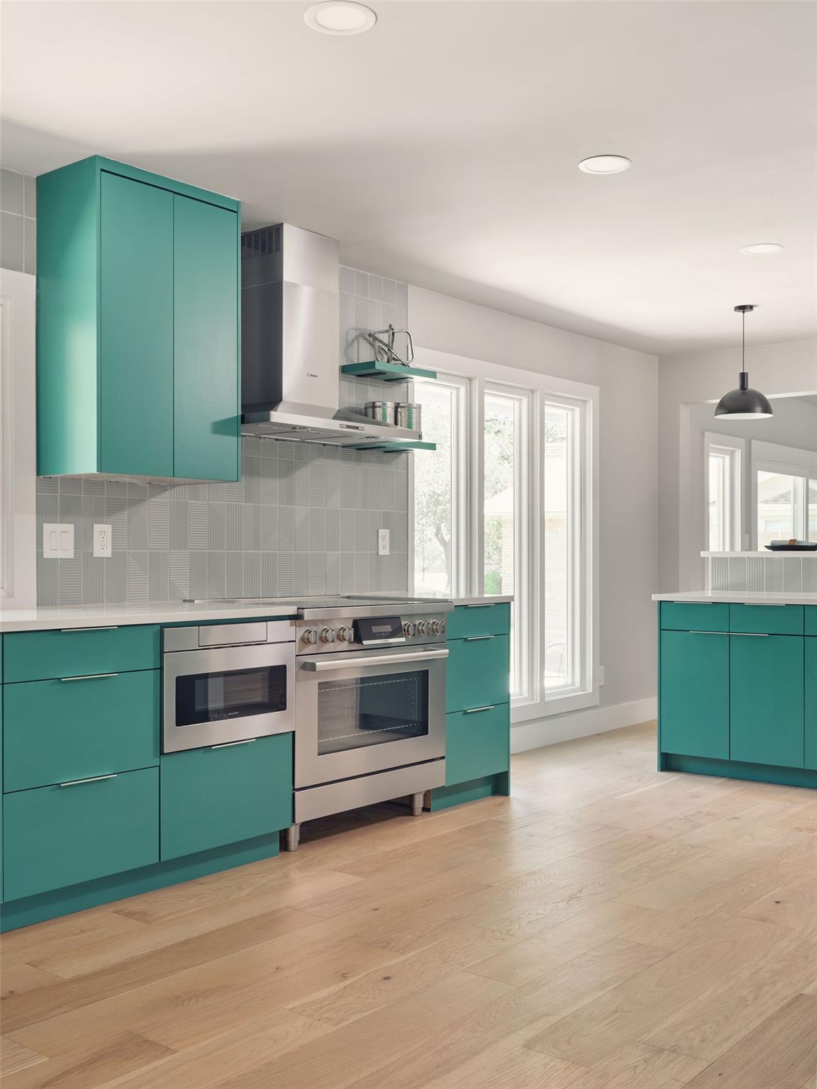 Image 6 of 36 For 8704 Balcones Club Dr