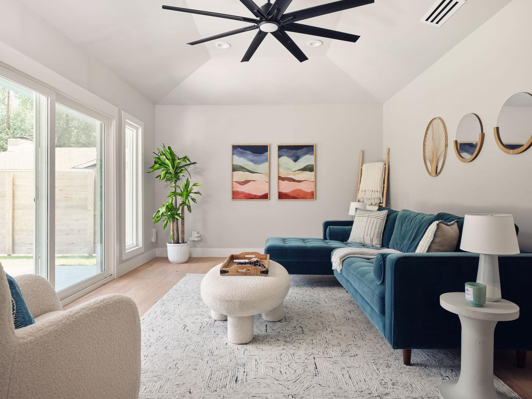 Image 8 of 36 For 8704 Balcones Club Dr