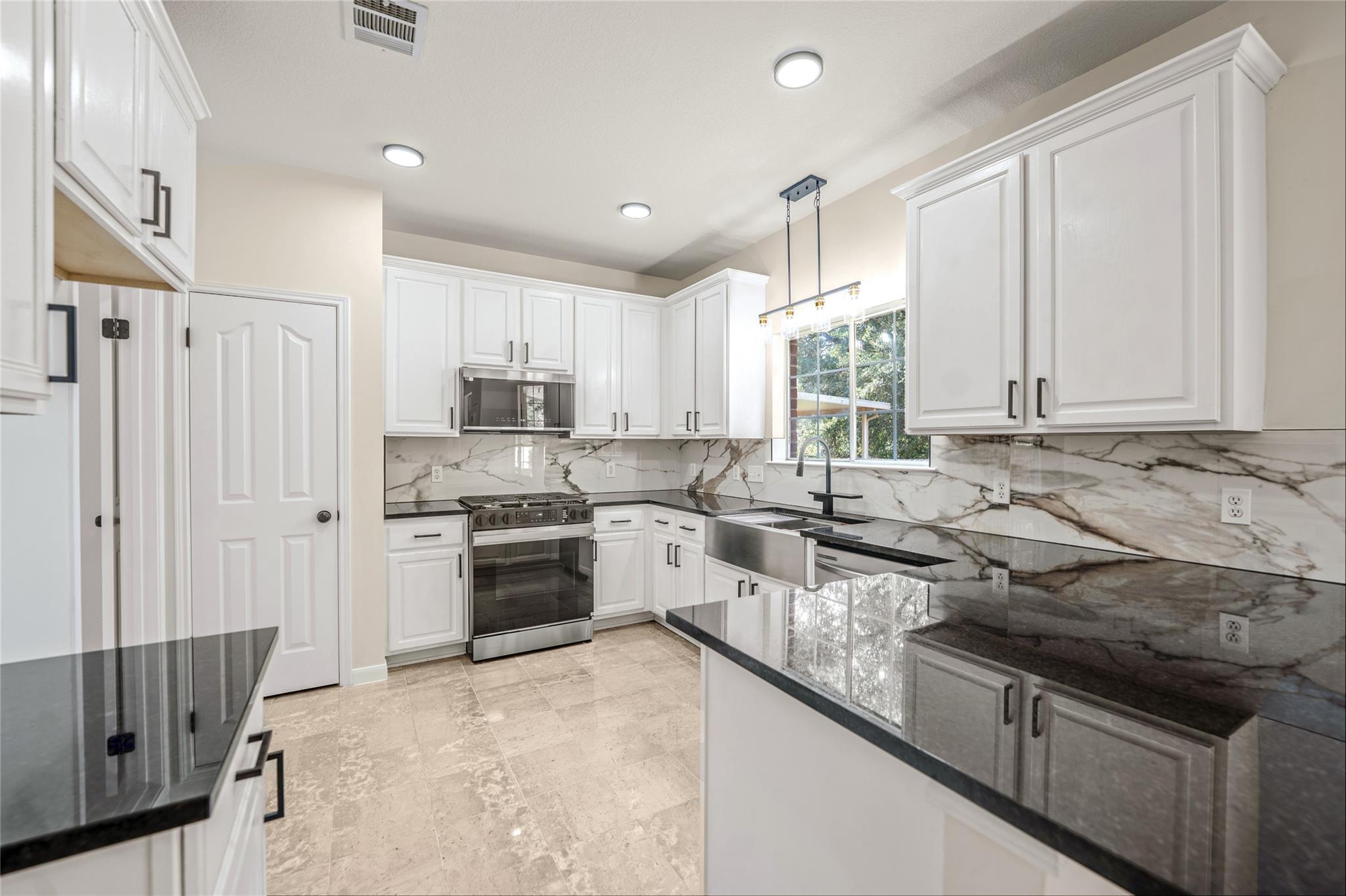 Details for 13102 Hunters Chase Dr, Austin, TX 78729