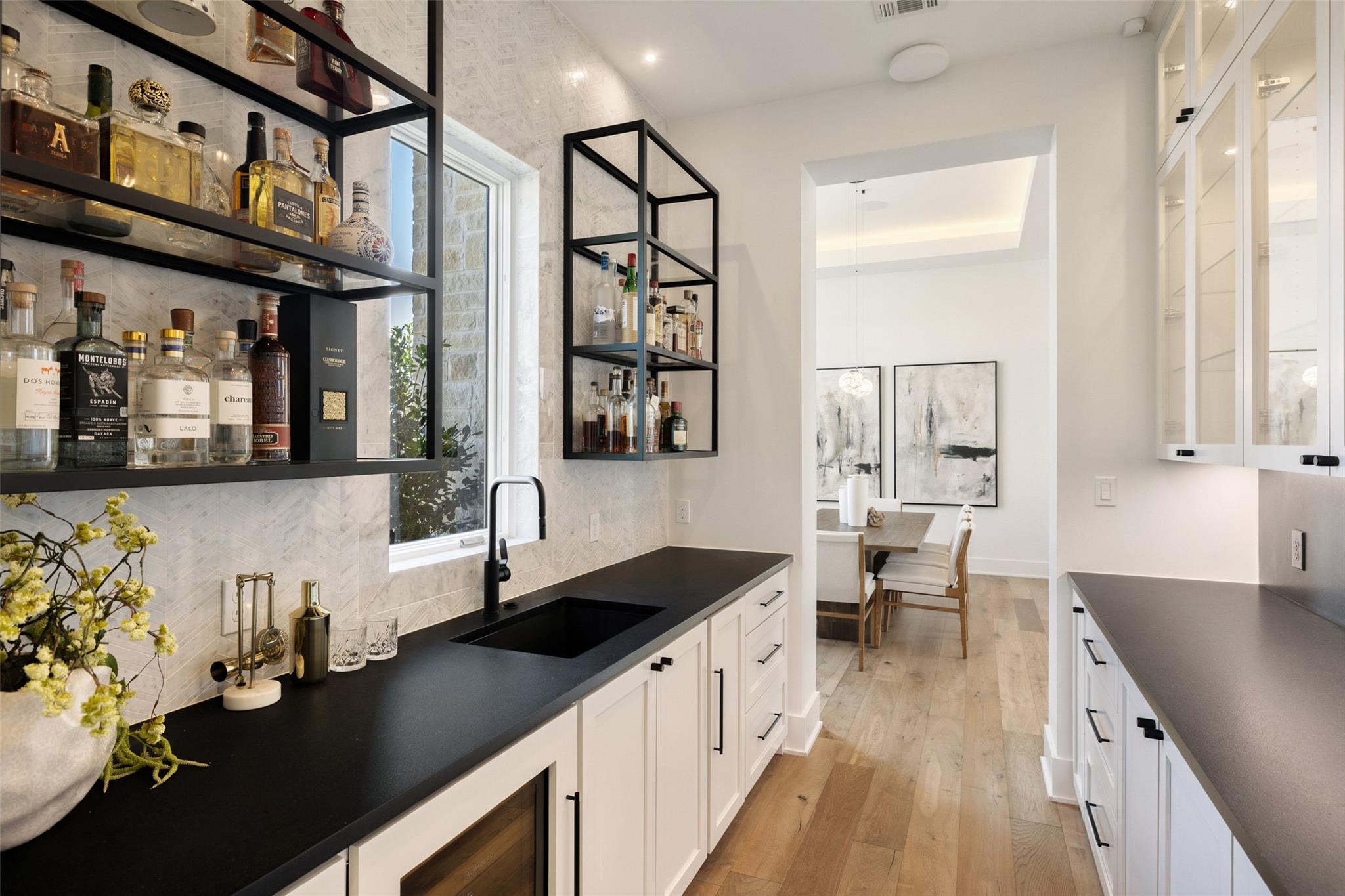 Image 12 of 40 For 567 Delayne Dr