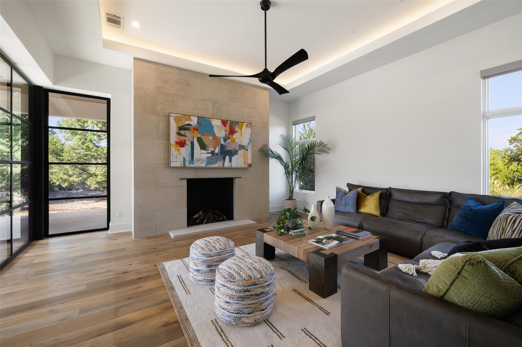 Image 18 of 40 For 567 Delayne Dr