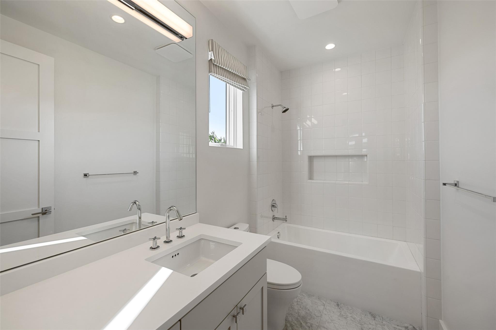 Image 32 of 40 For 567 Delayne Dr