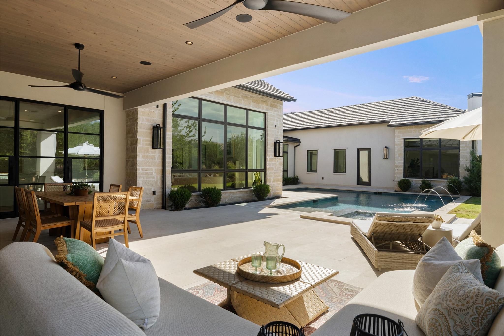 Image 36 of 40 For 567 Delayne Dr