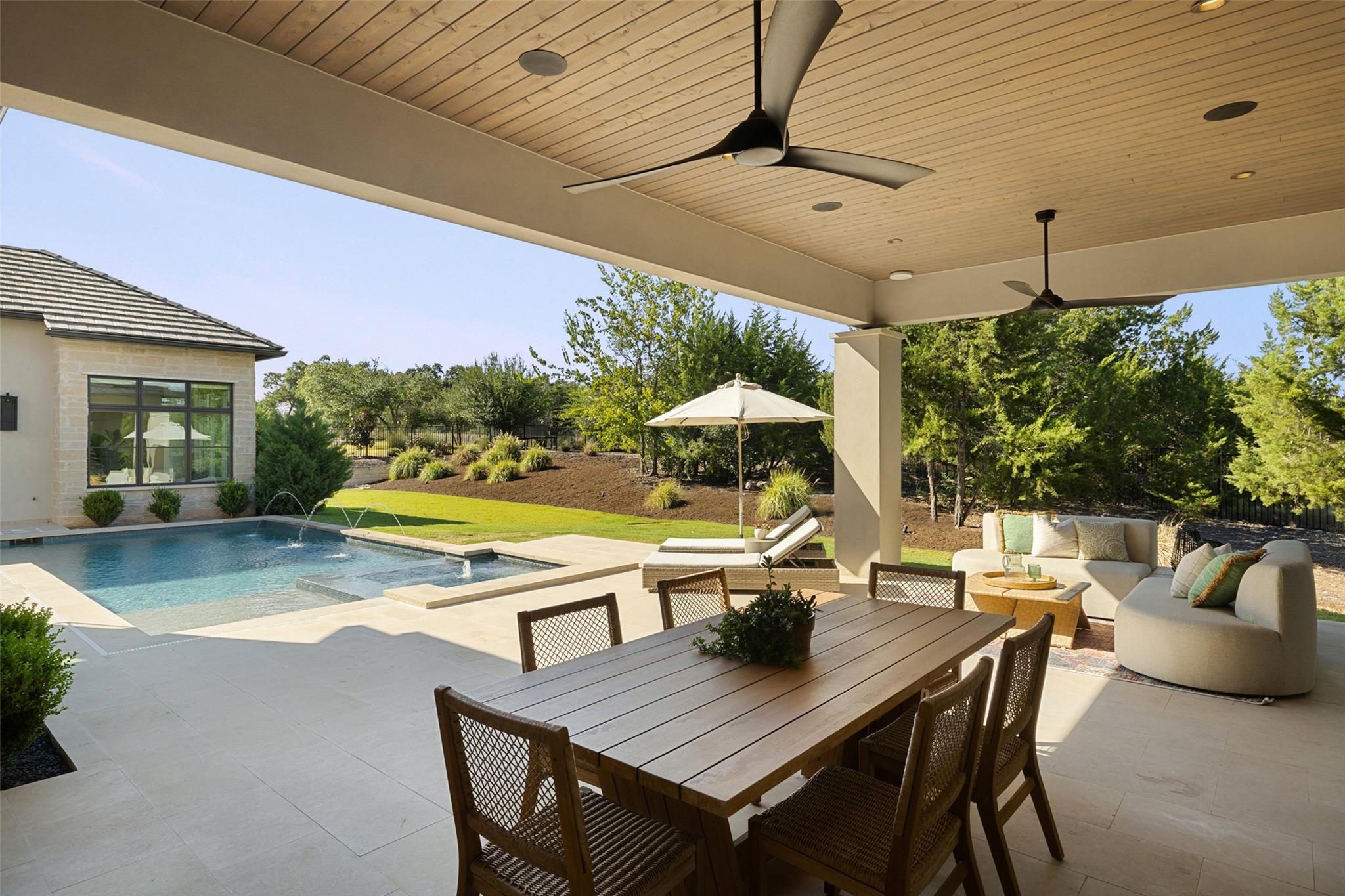 Image 37 of 40 For 567 Delayne Dr