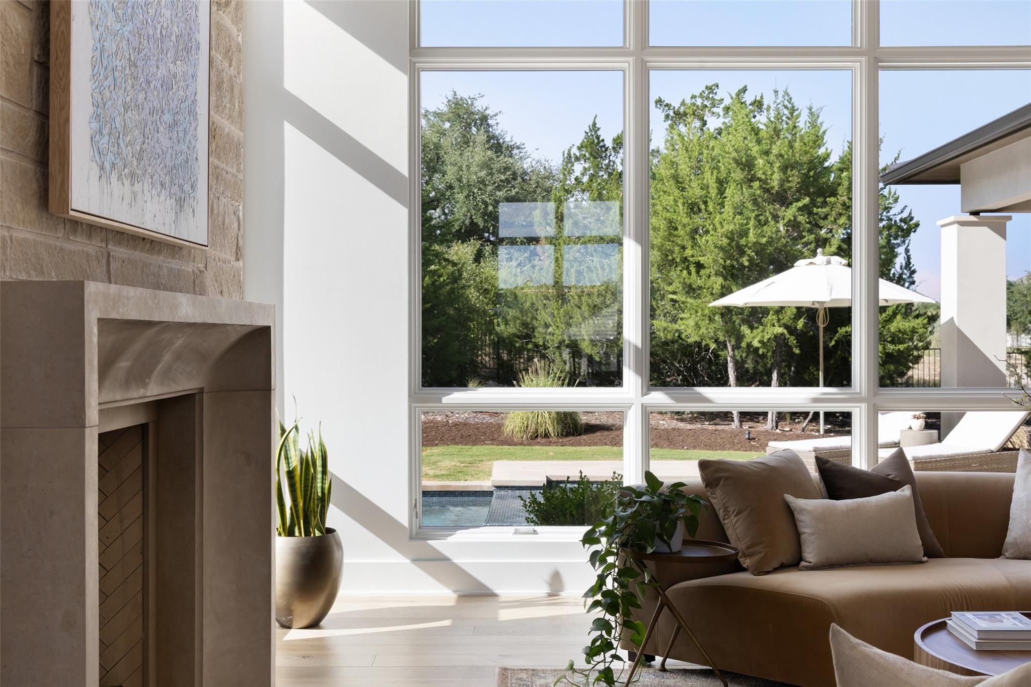 Image 8 of 40 For 567 Delayne Dr