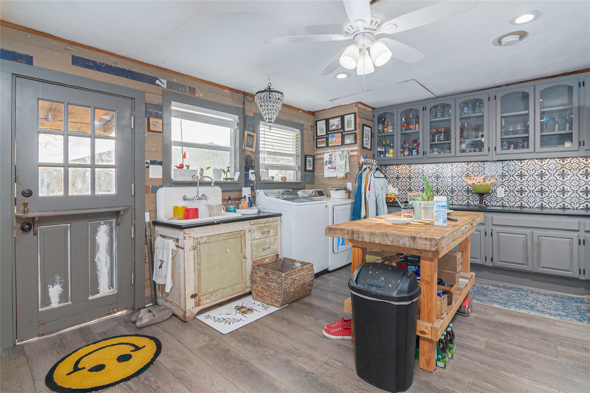 Image 21 of 38 For 7150 Linne Rd