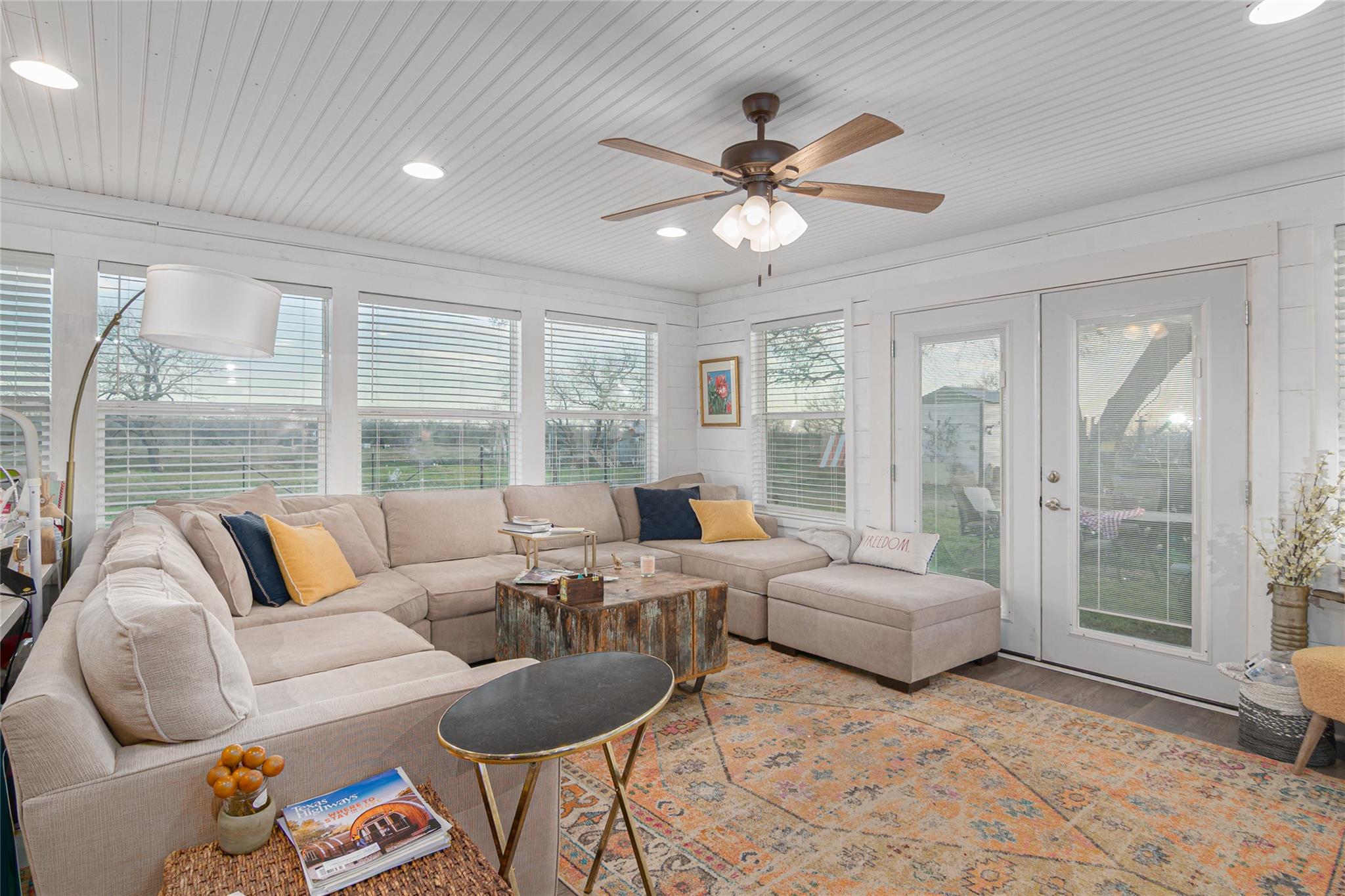 Image 24 of 38 For 7150 Linne Rd