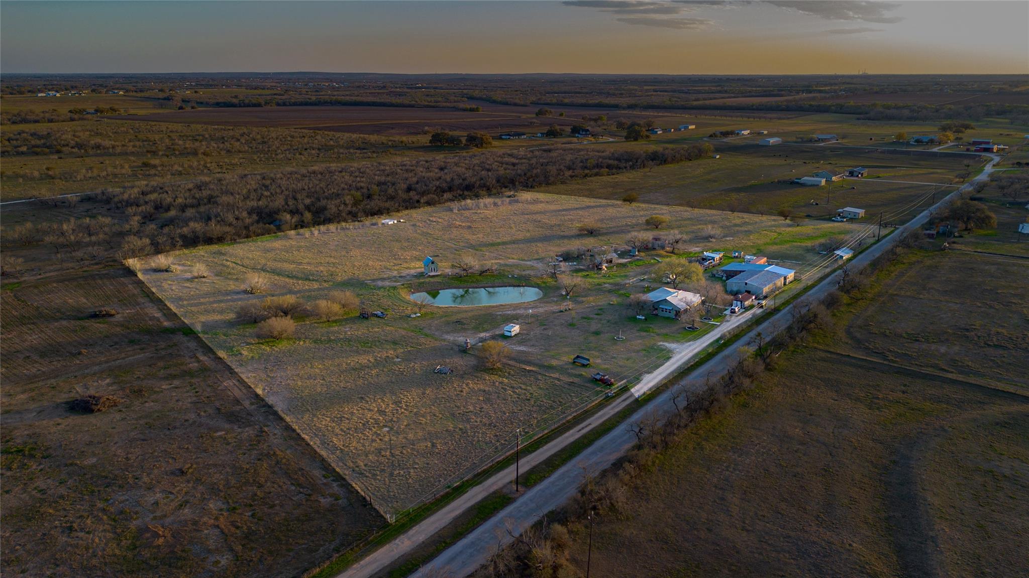 Image 34 of 38 For 7150 Linne Rd