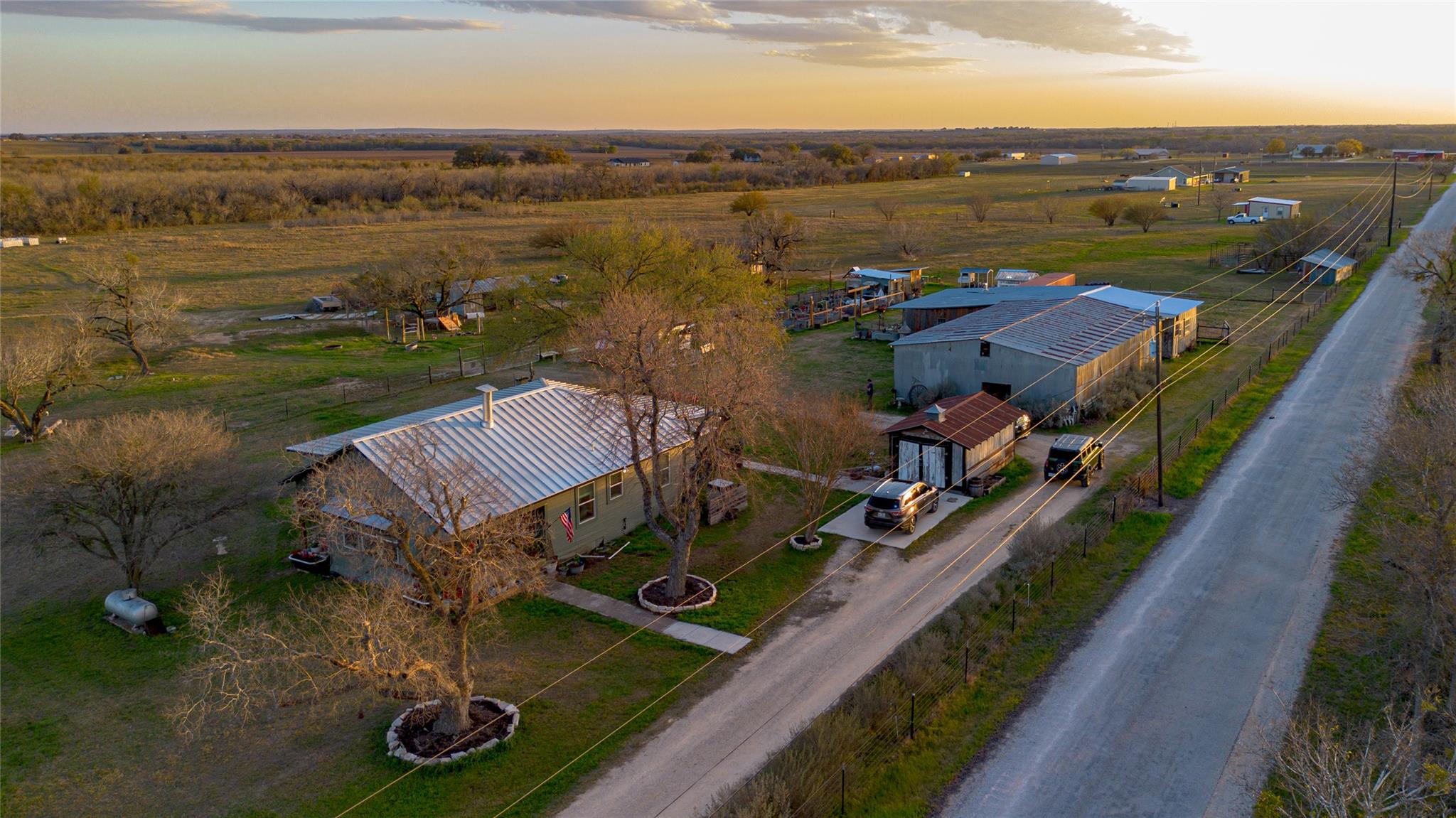 Image 36 of 38 For 7150 Linne Rd