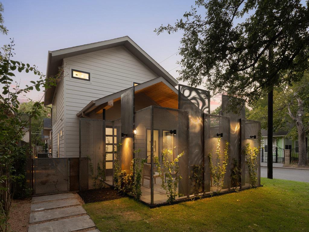 Image 2 of 40 For 1401 3rd St 1