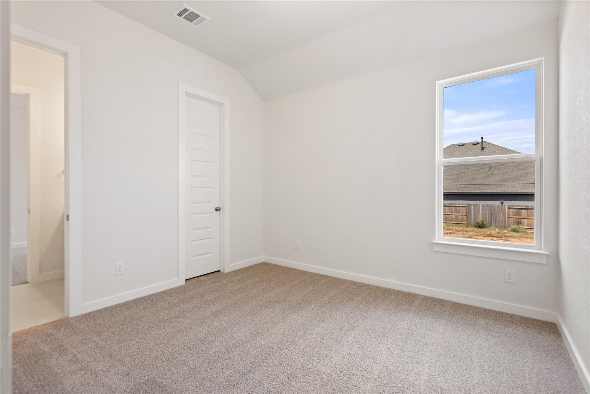 Image 7 of 27 For 609 Borchers Ave