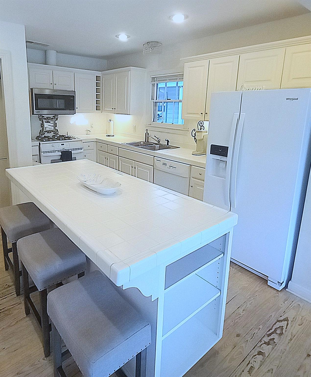 Image 3 of 19 For 1914 38th St