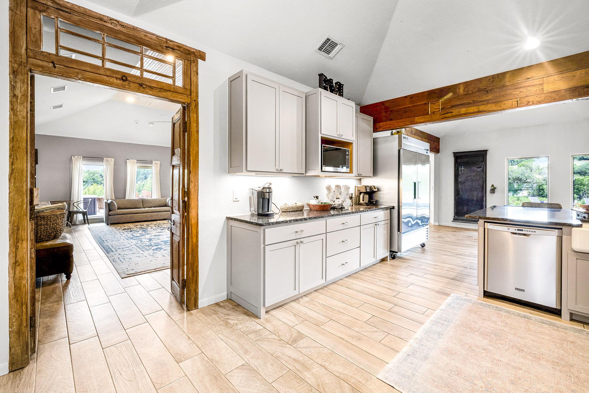 Image 11 of 39 For 871 Chimney Valley Rd