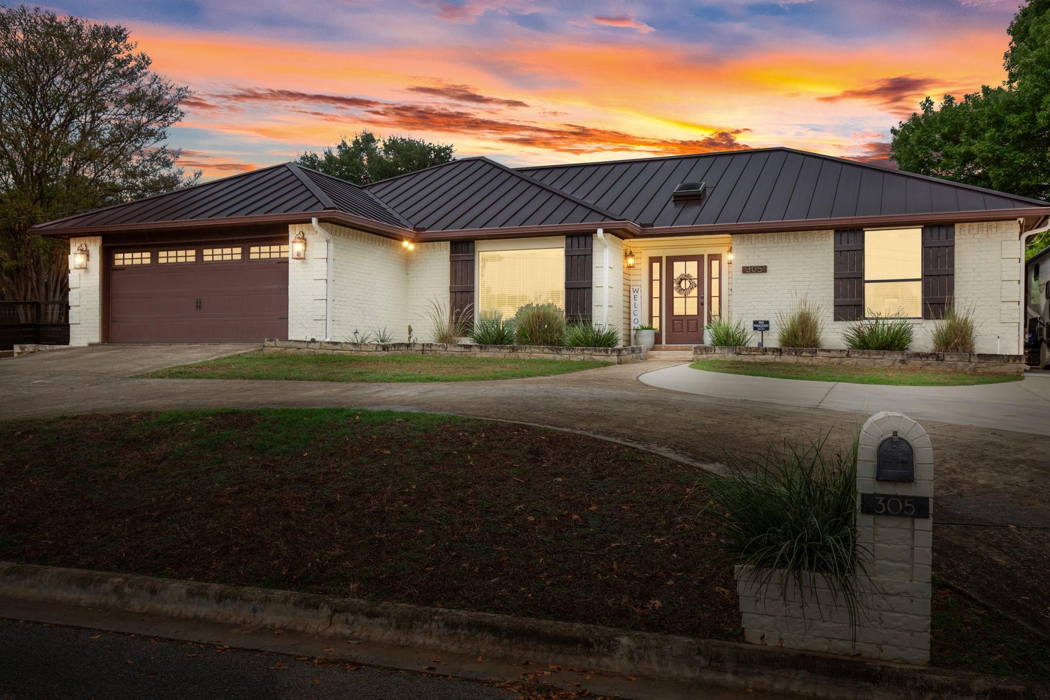 Details for 305 Tanglewood Dr, New Braunfels, TX 78130