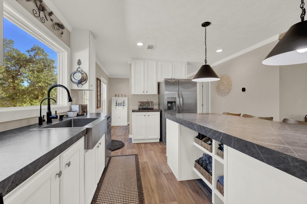 Image 10 of 40 For 270 Lakewood Ct