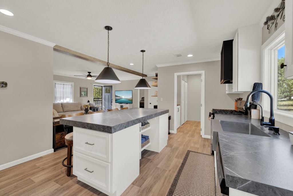 Image 13 of 40 For 270 Lakewood Ct