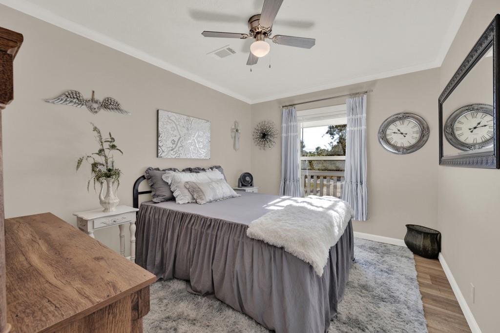 Image 17 of 40 For 270 Lakewood Ct