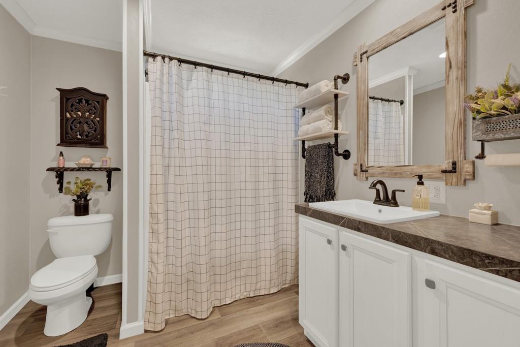 Image 18 of 40 For 270 Lakewood Ct