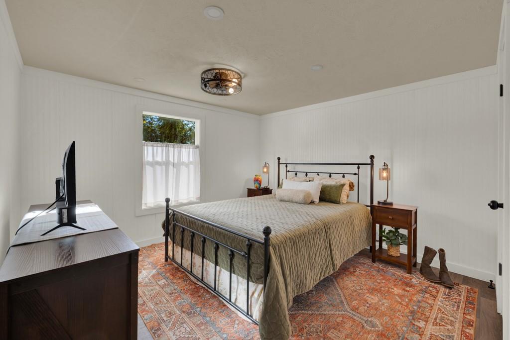 Image 35 of 40 For 270 Lakewood Ct