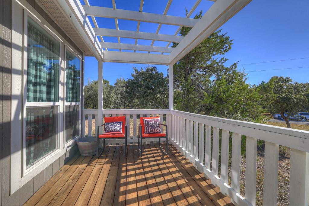 Image 4 of 40 For 270 Lakewood Ct