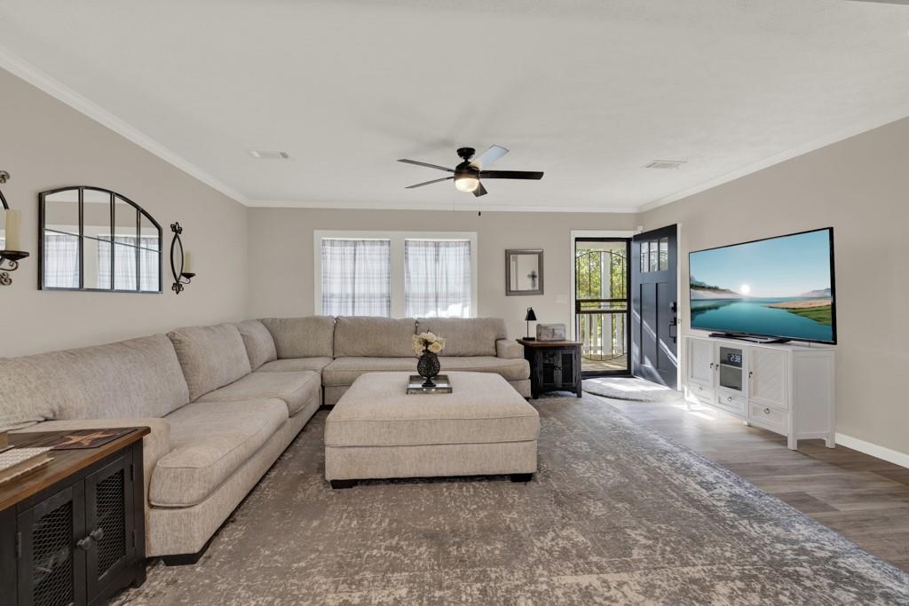 Image 6 of 40 For 270 Lakewood Ct