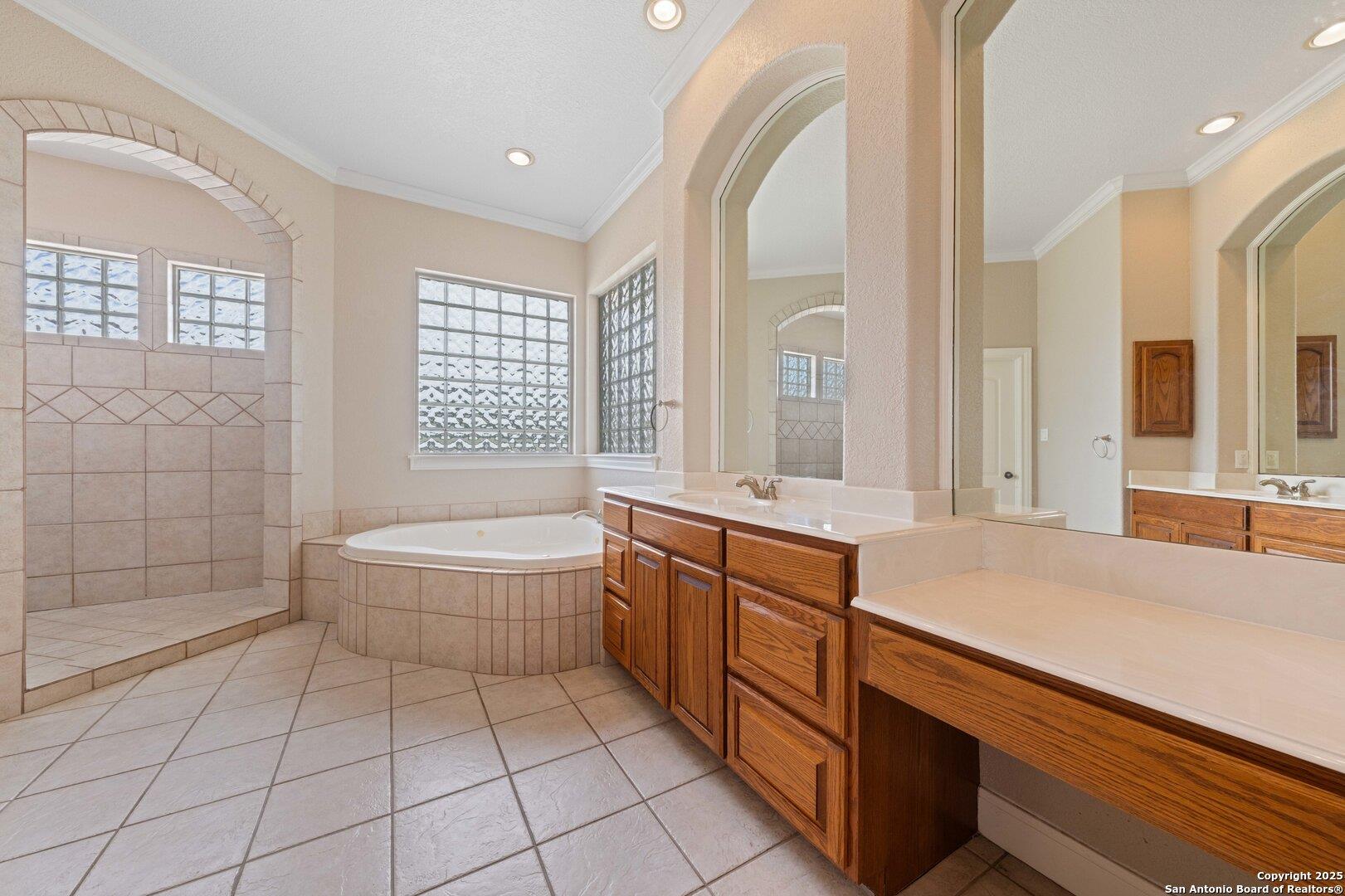 Image 22 of 34 For 30900 Woodbine Way Way