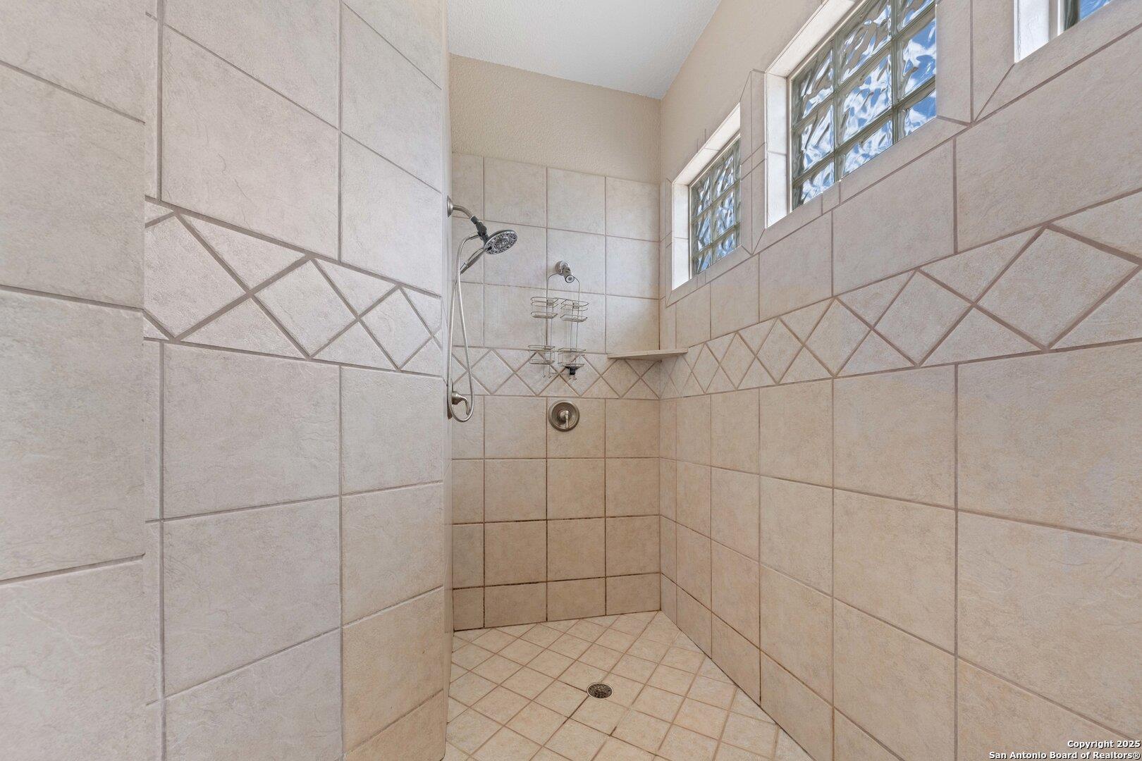 Image 26 of 34 For 30900 Woodbine Way Way