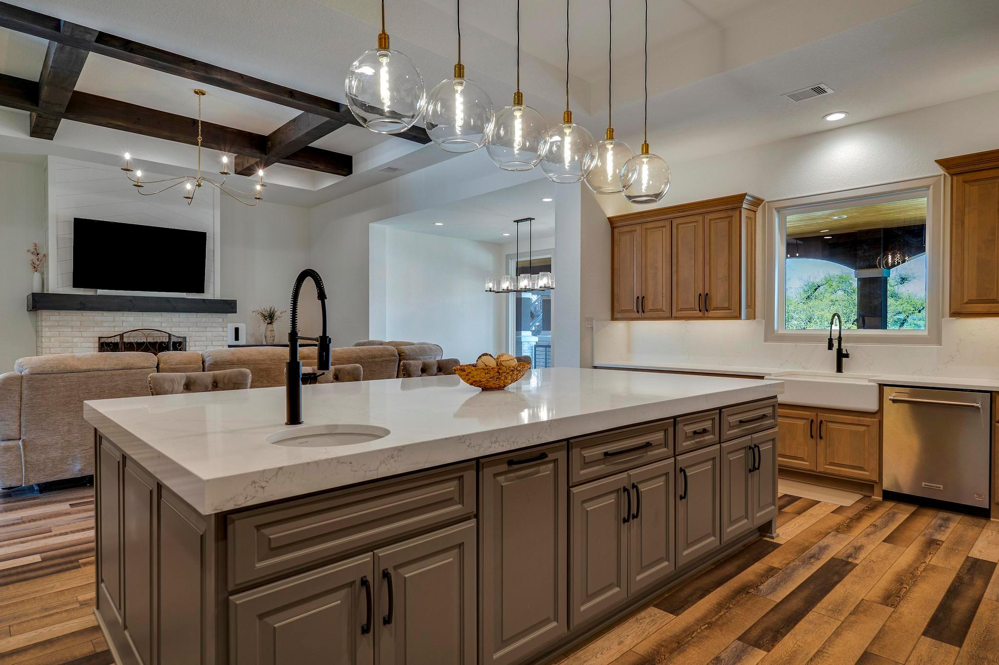 Image 15 of 39 For 321 Vista View Place Pl