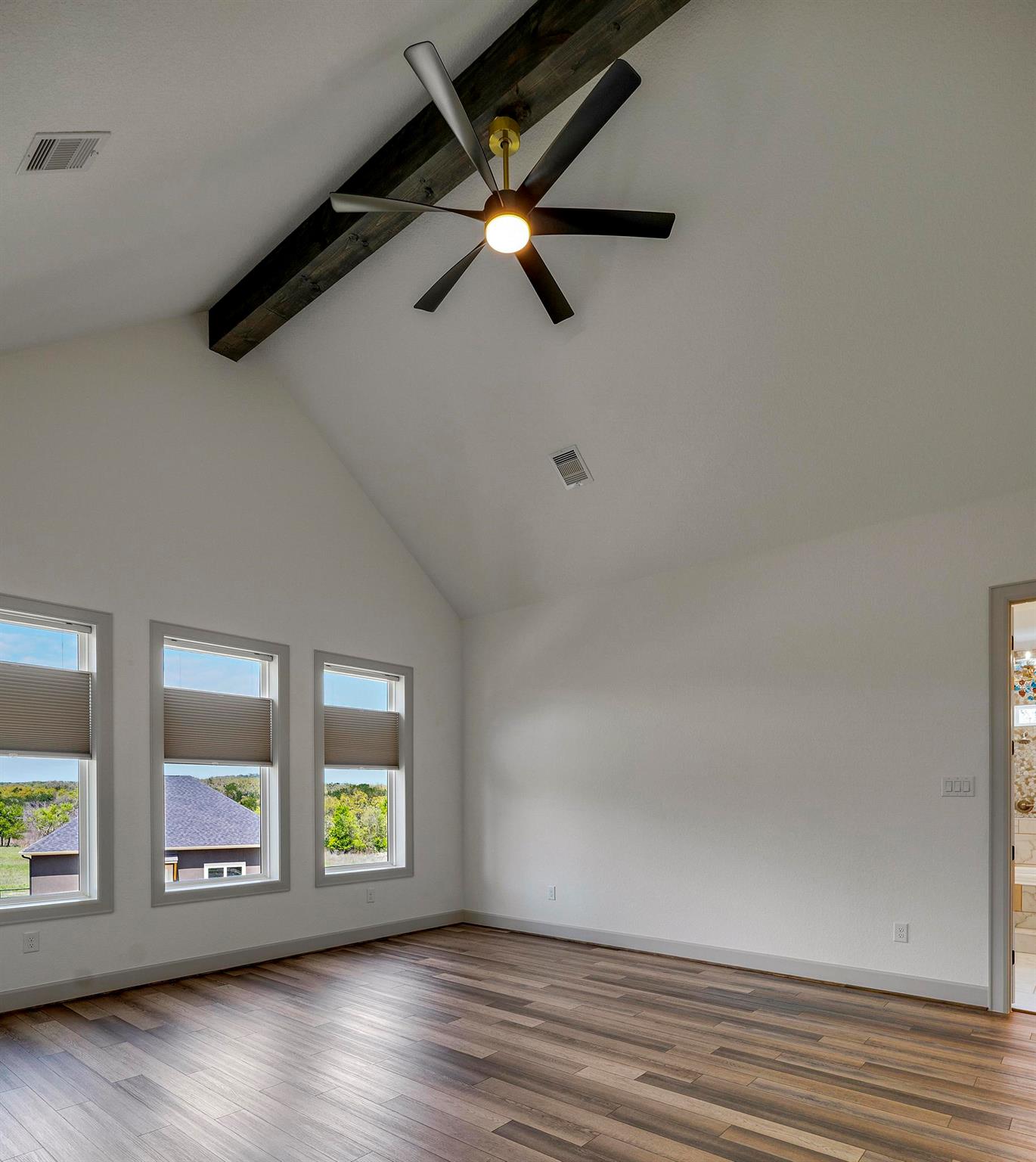 Image 19 of 39 For 321 Vista View Place Pl