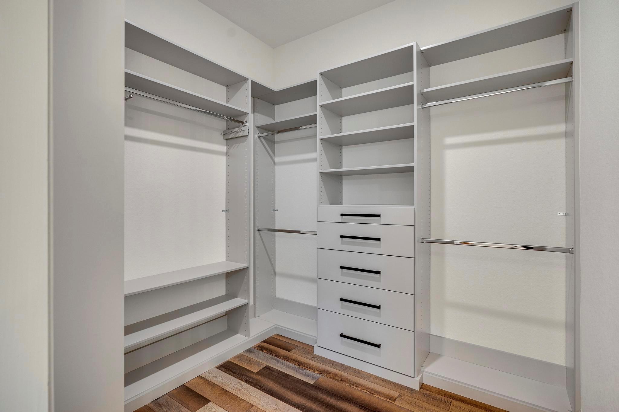 Image 22 of 39 For 321 Vista View Place Pl