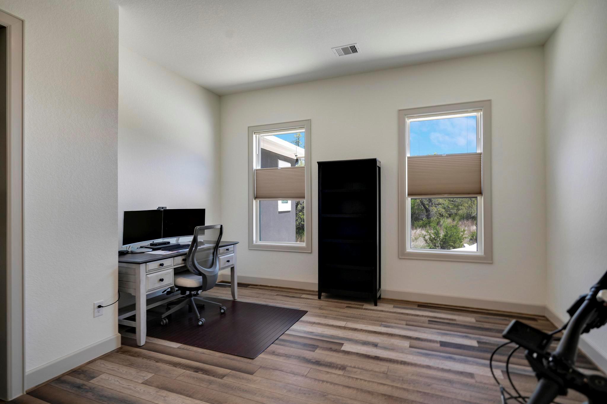 Image 24 of 39 For 321 Vista View Place Pl